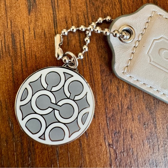 Coach Leather Hangtag & Silver Op Art Logo Charm - Picture 2 of 6